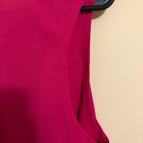 Women’s Sleeveless Blouse - Picture 6 of 6